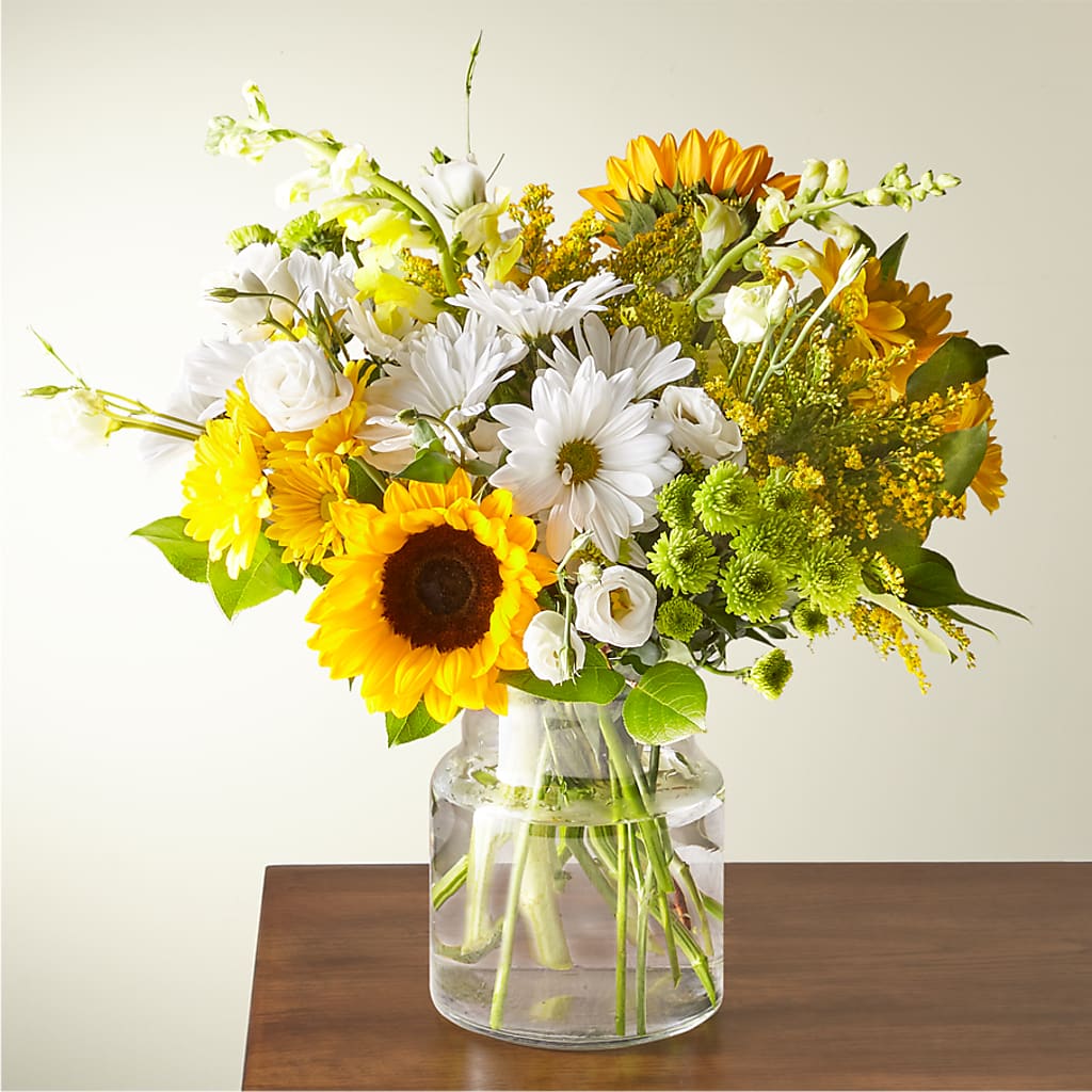 Hello Sunshine Bouquet flower arrangement by Honeybee Floral