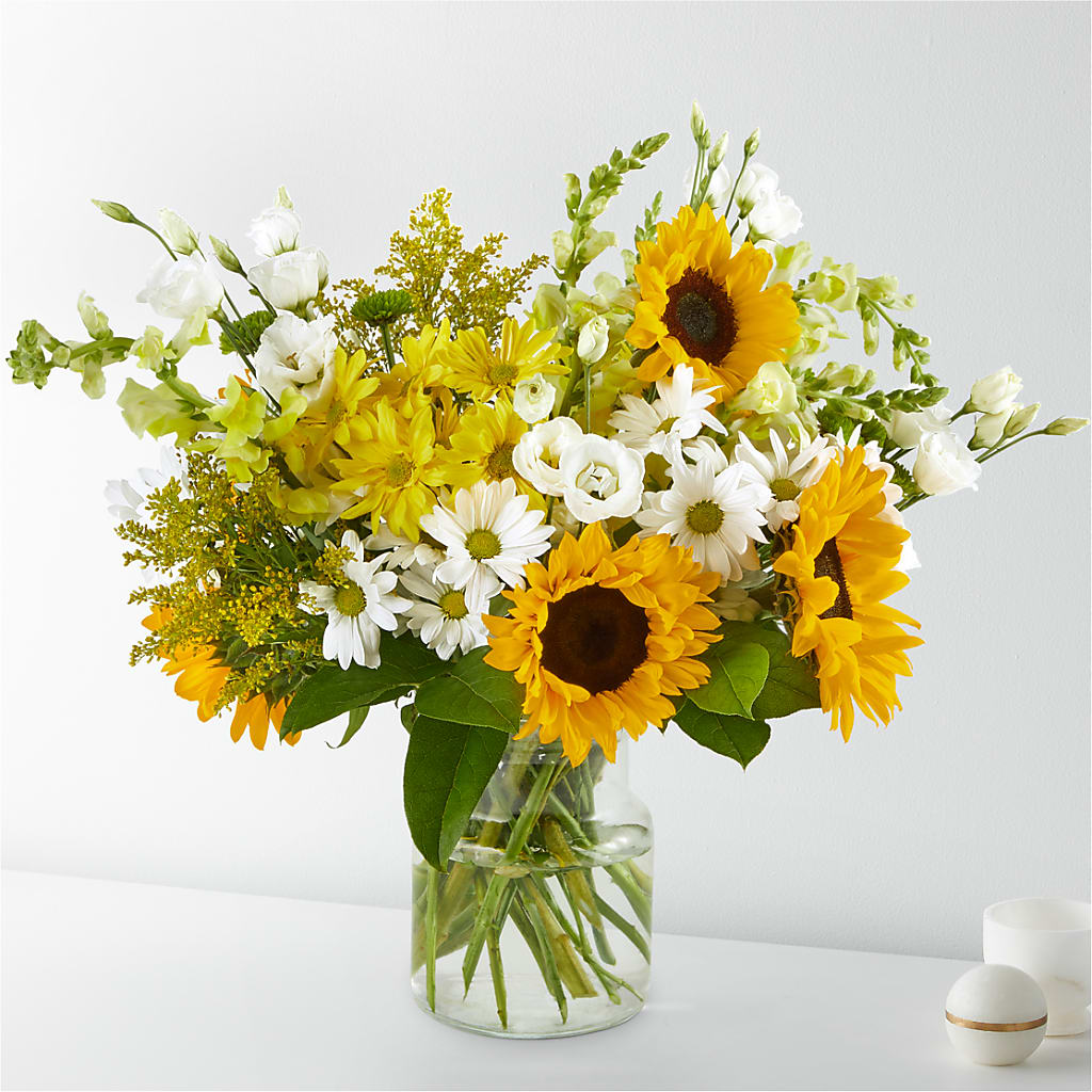 Hello Sunshine Bouquet flower arrangement by Honeybee Floral