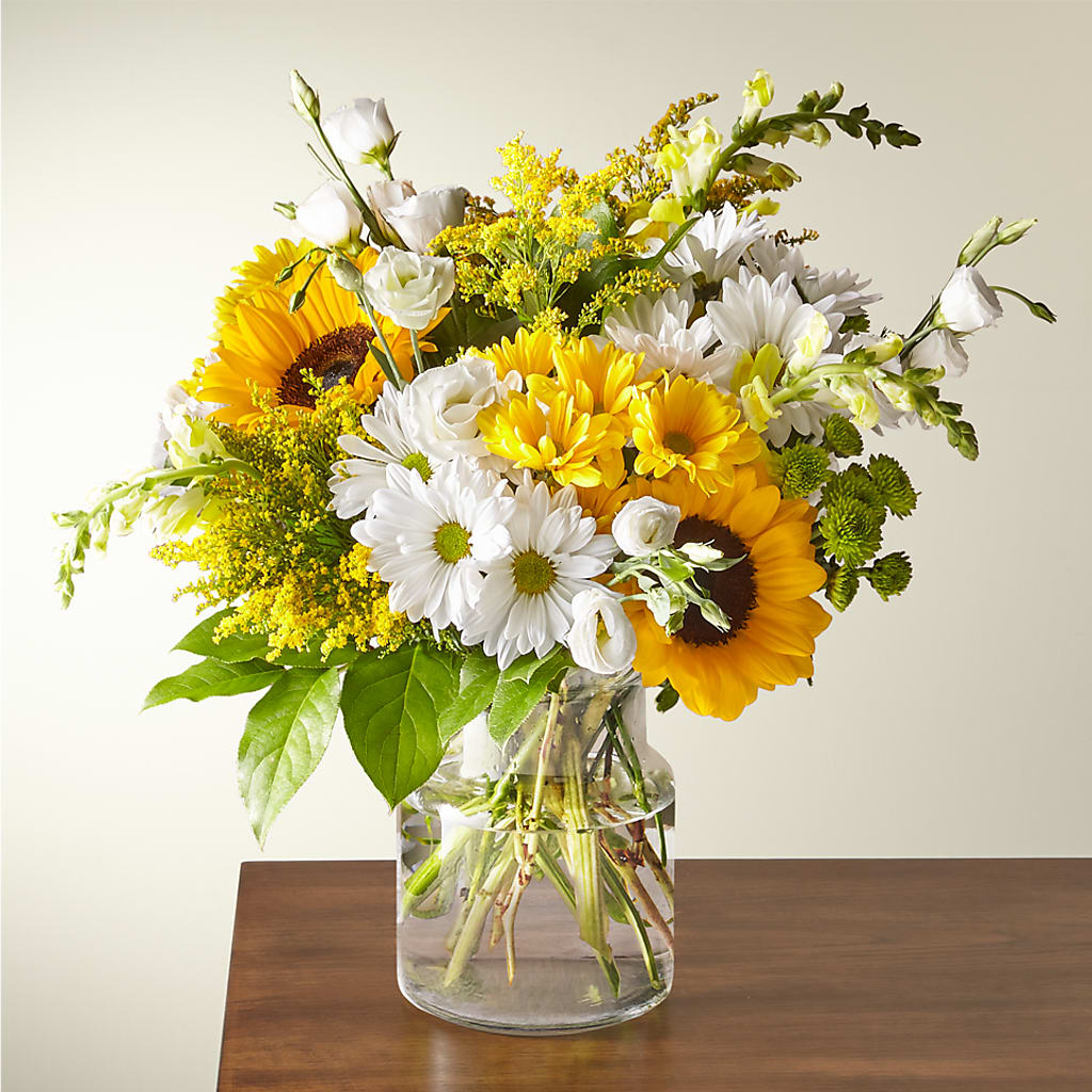 Hello Sunshine Bouquet flower arrangement by Honeybee Floral
