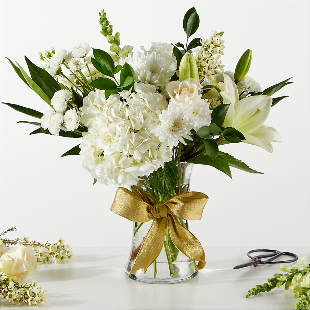 New Beginnings – A Honeybee Original flower arrangement by Honeybee Floral