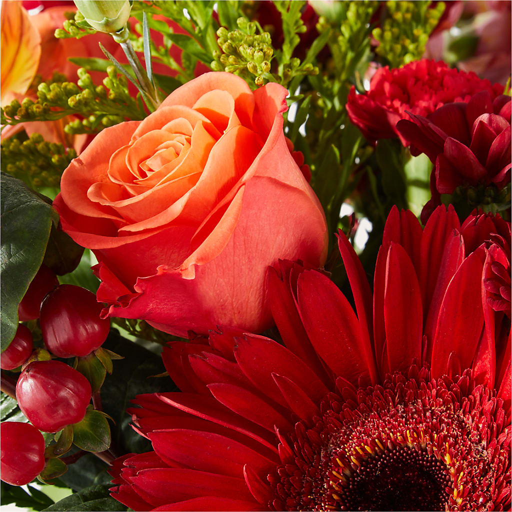 Sweater Season - A Honeybee Original flower arrangement by Honeybee Floral