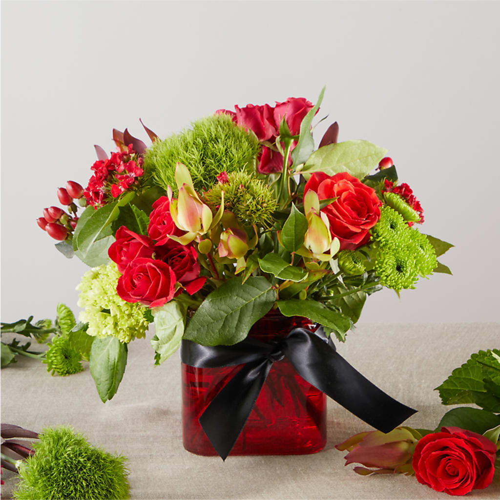 Heritage Kindle – A Honeybee Original flower arrangement by Honeybee Floral