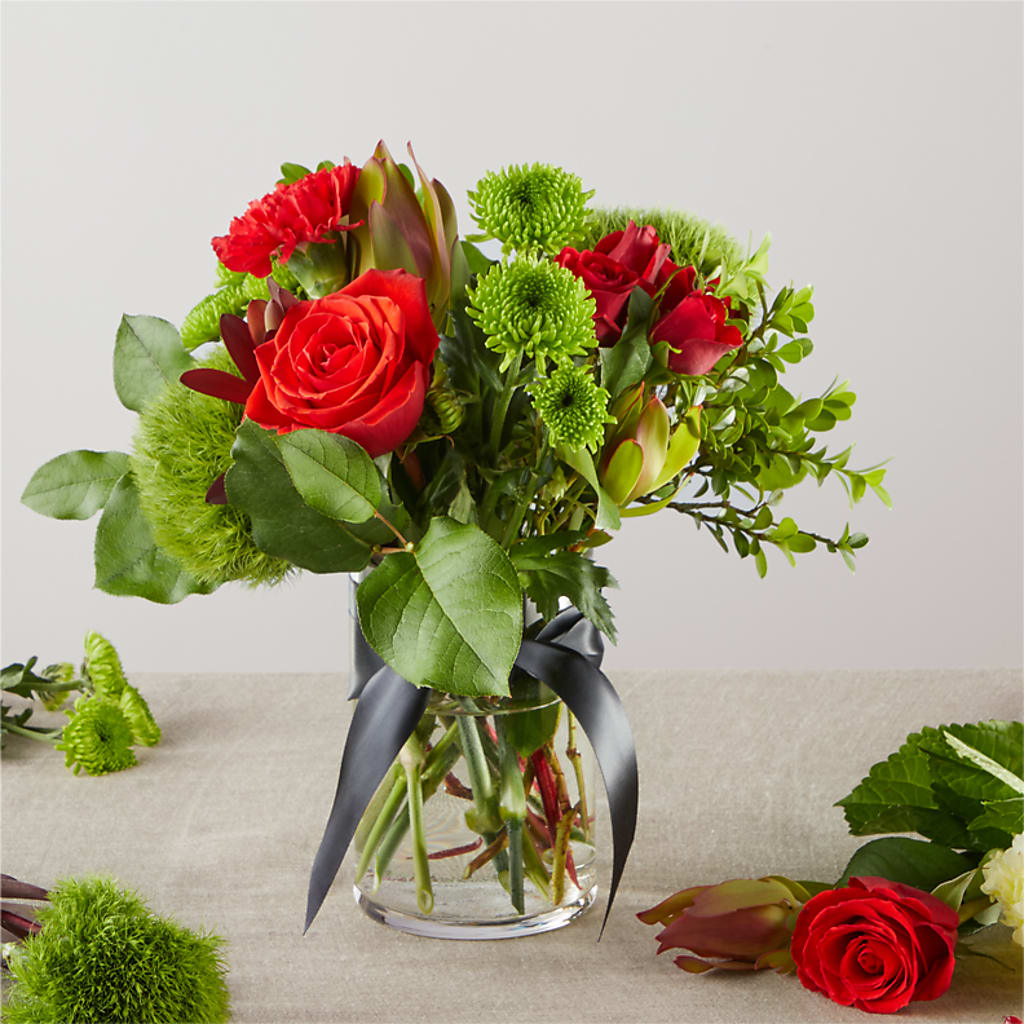 Heritage Kindle – A Honeybee Original flower arrangement by Honeybee Floral