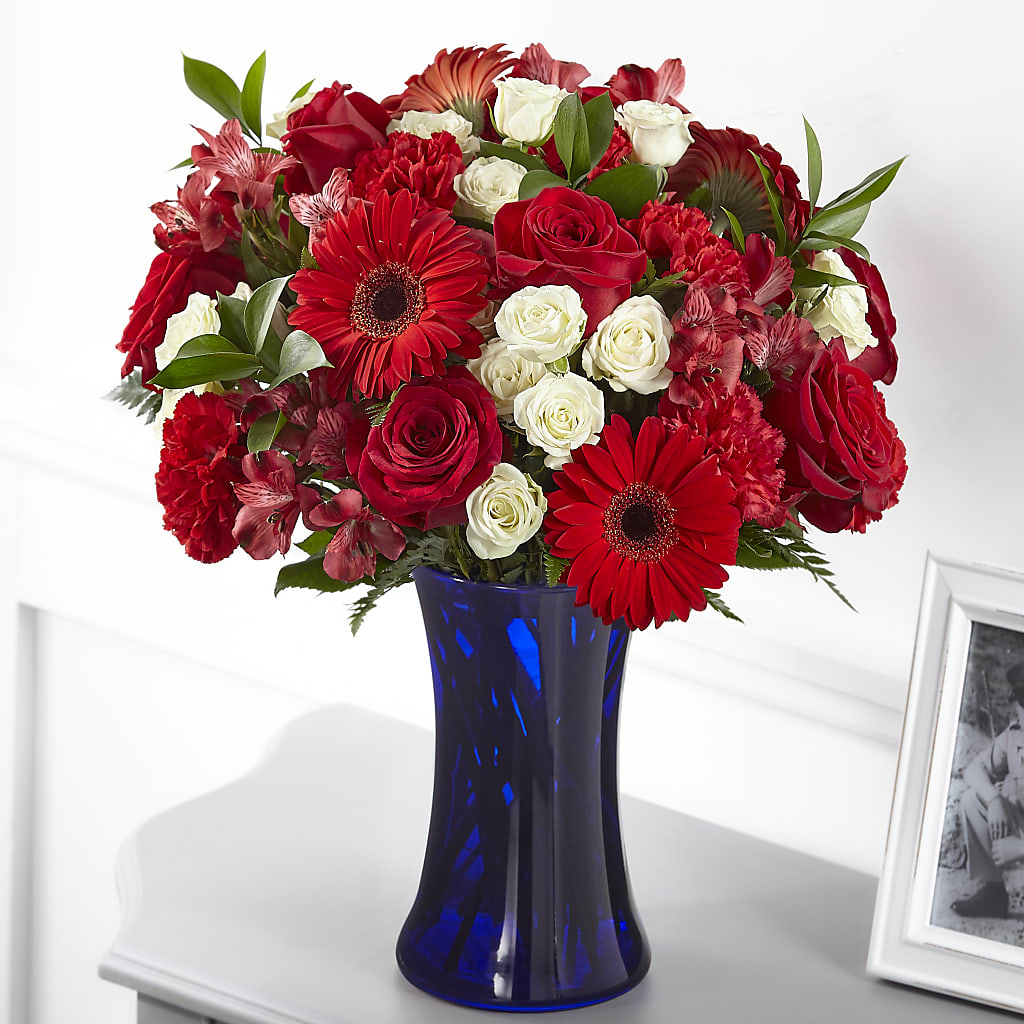 Hearts Embrace Bouquet flower arrangement by Honeybee Floral