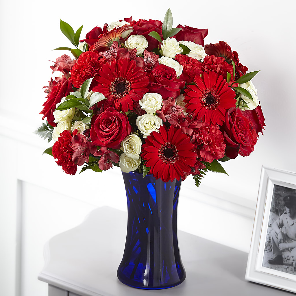Hearts Embrace Bouquet flower arrangement by Honeybee Floral