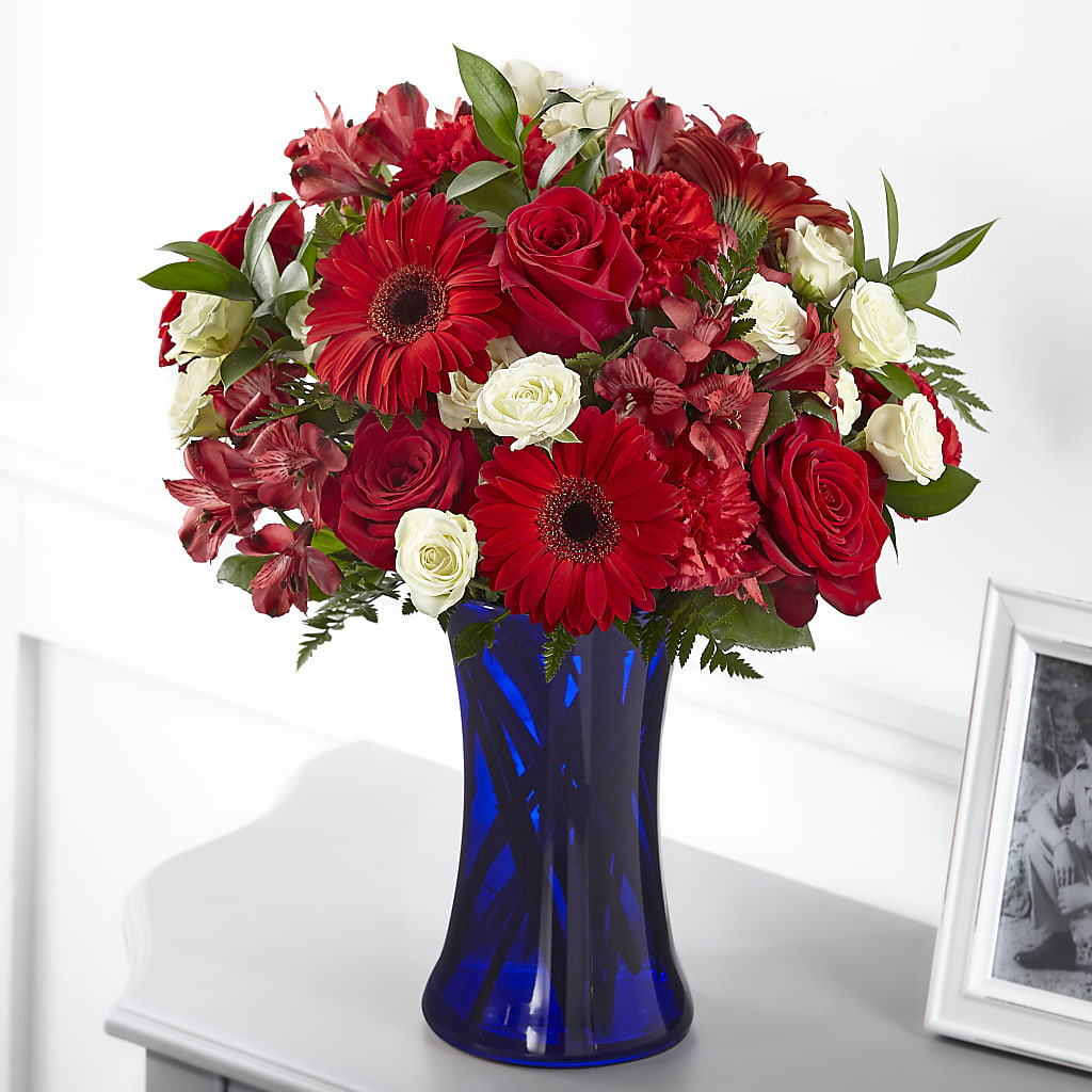 Hearts Embrace Bouquet flower arrangement by Honeybee Floral