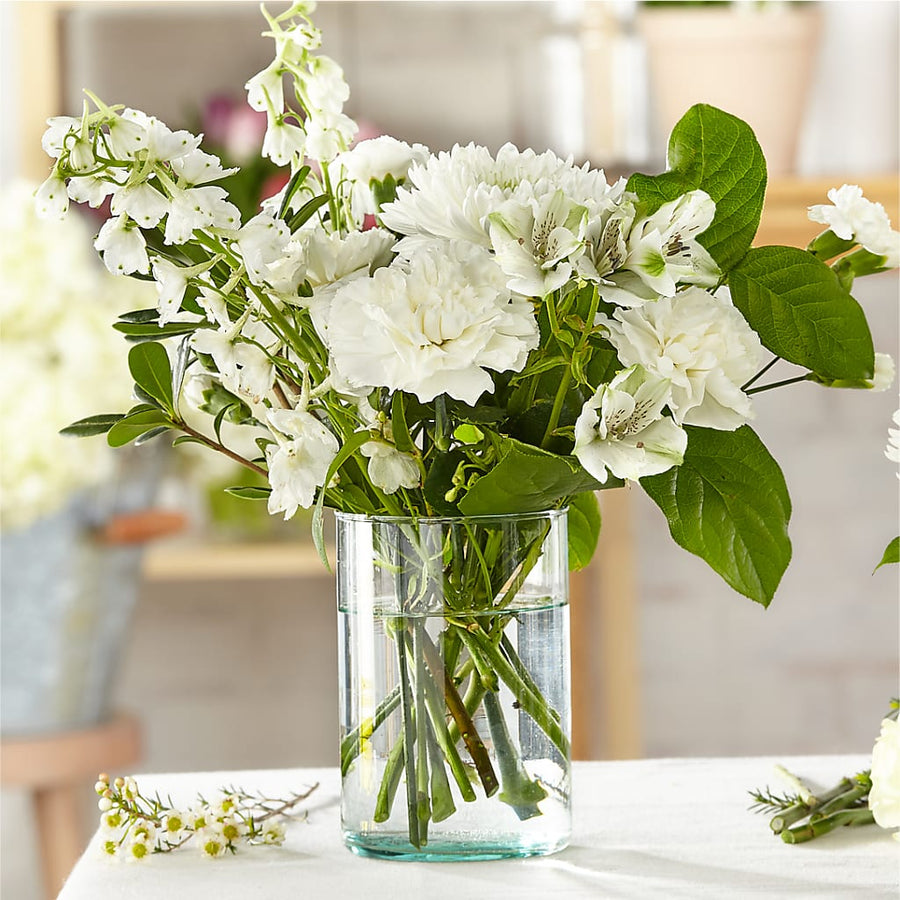 Classic Ivory – A Honeybee Original flower arrangement by Honeybee Floral