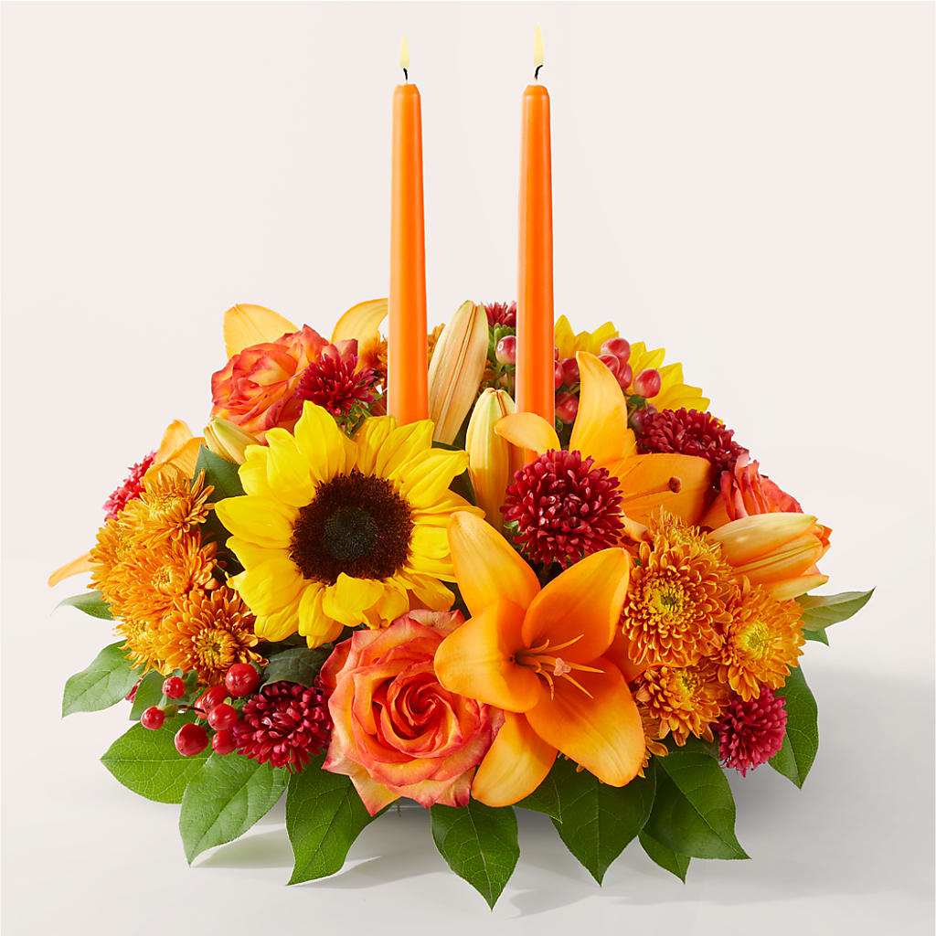 Grateful Centerpiece flower arrangement by Honeybee Floral