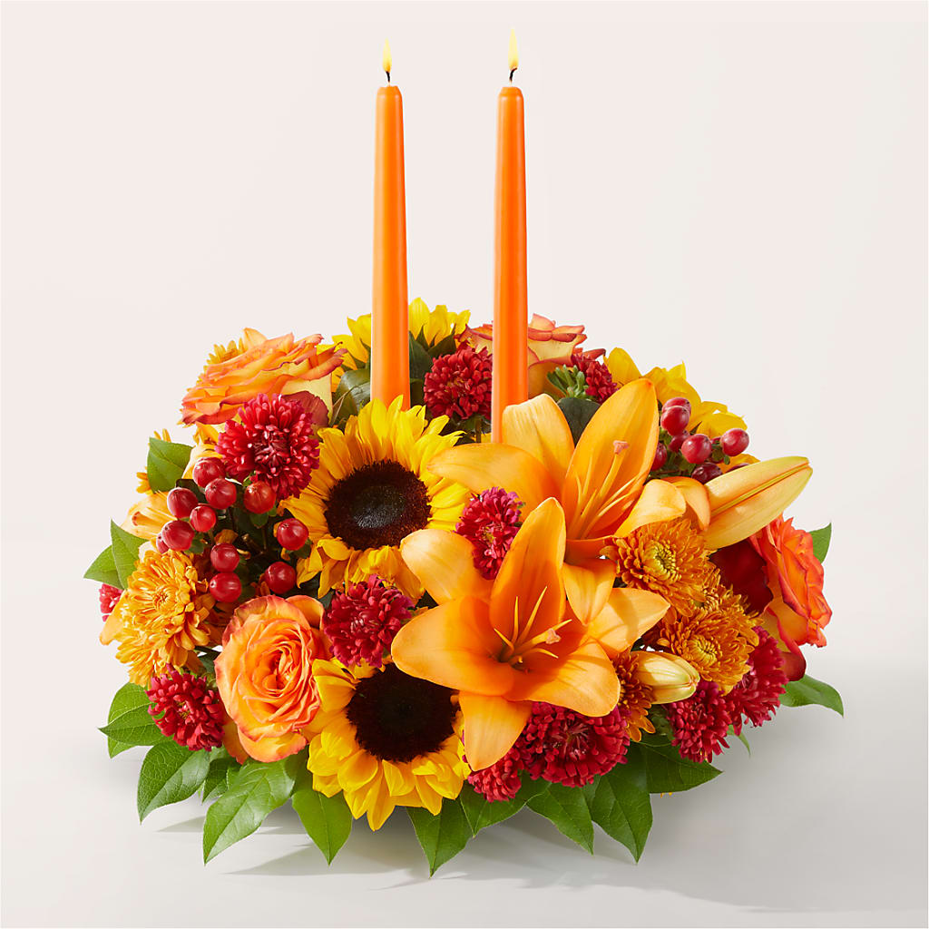 Grateful Centerpiece flower arrangement by Honeybee Floral