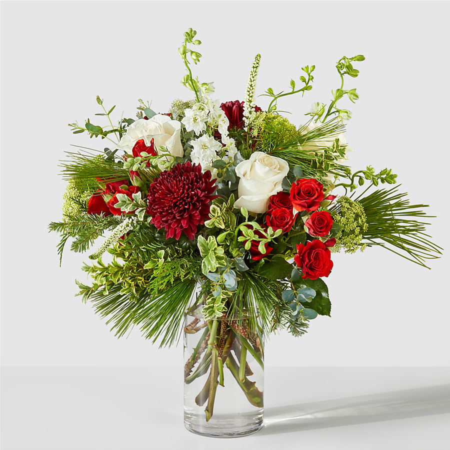 Favorite Traditions Bouquet flower arrangement by Honeybee Floral