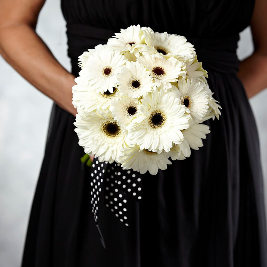 Daisy Delight Bouquet flower arrangement by Honeybee Floral