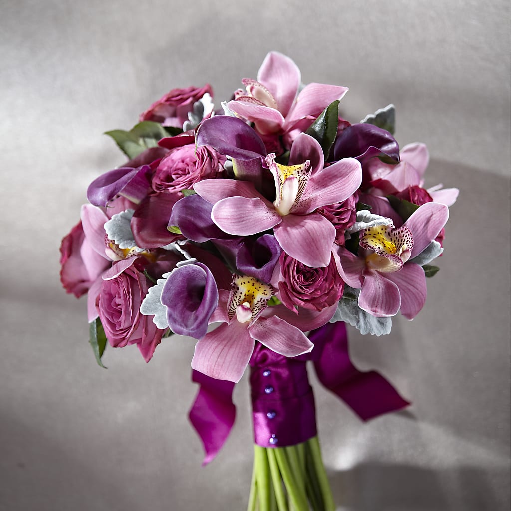 Delicacy Bouquet flower arrangement by Honeybee Floral