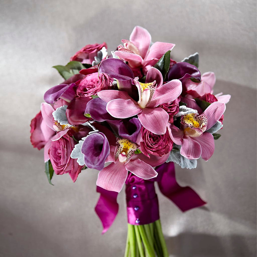 Delicacy Bouquet flower arrangement by Honeybee Floral