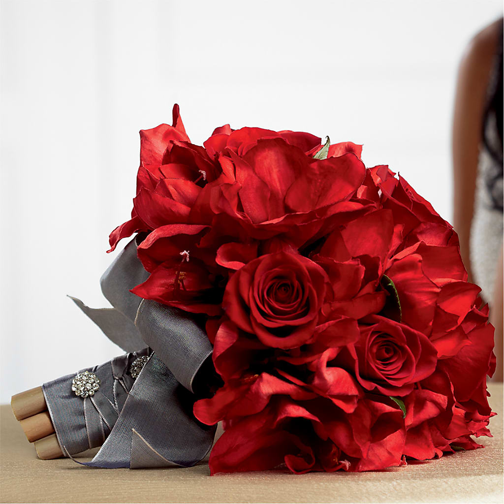 Heart's Happiness Bouquet flower arrangement by Honeybee Floral